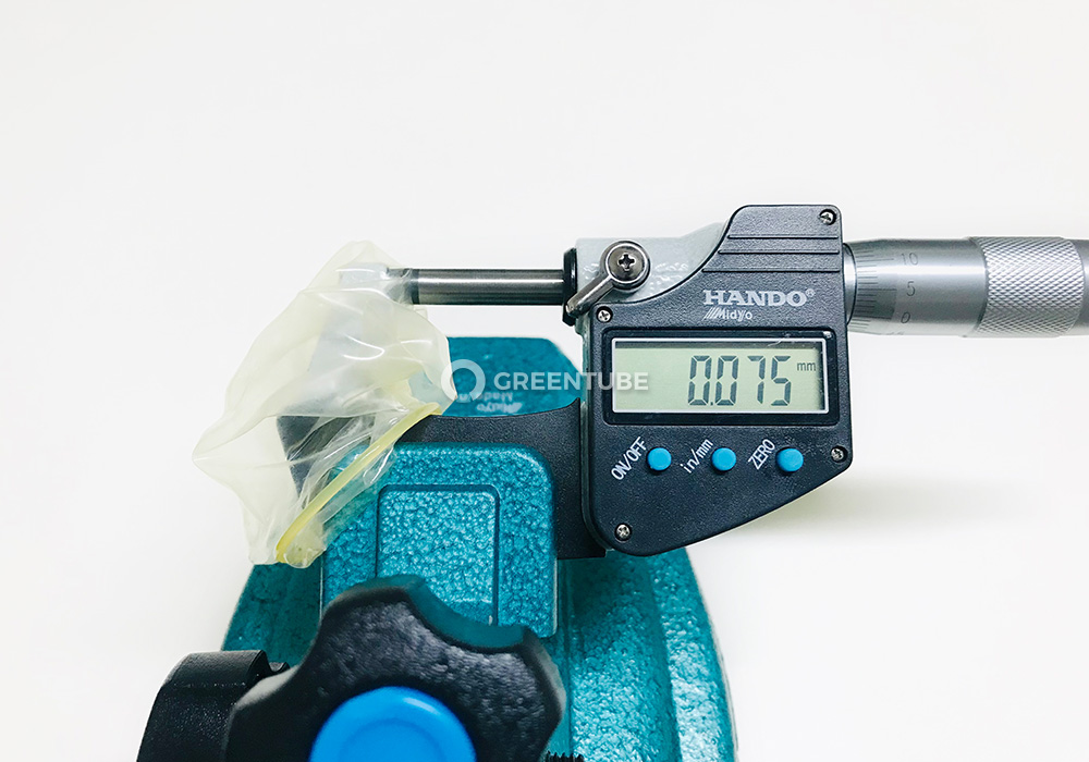 케어 27 롱타임 러브 콘돔 두께 측정