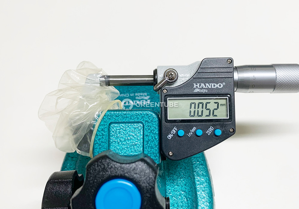 레드컨테이너 룩 레드U 울트라씬 나나 콘돔 두께 측정 - 콘돔 전문 쇼핑몰 그린튜브