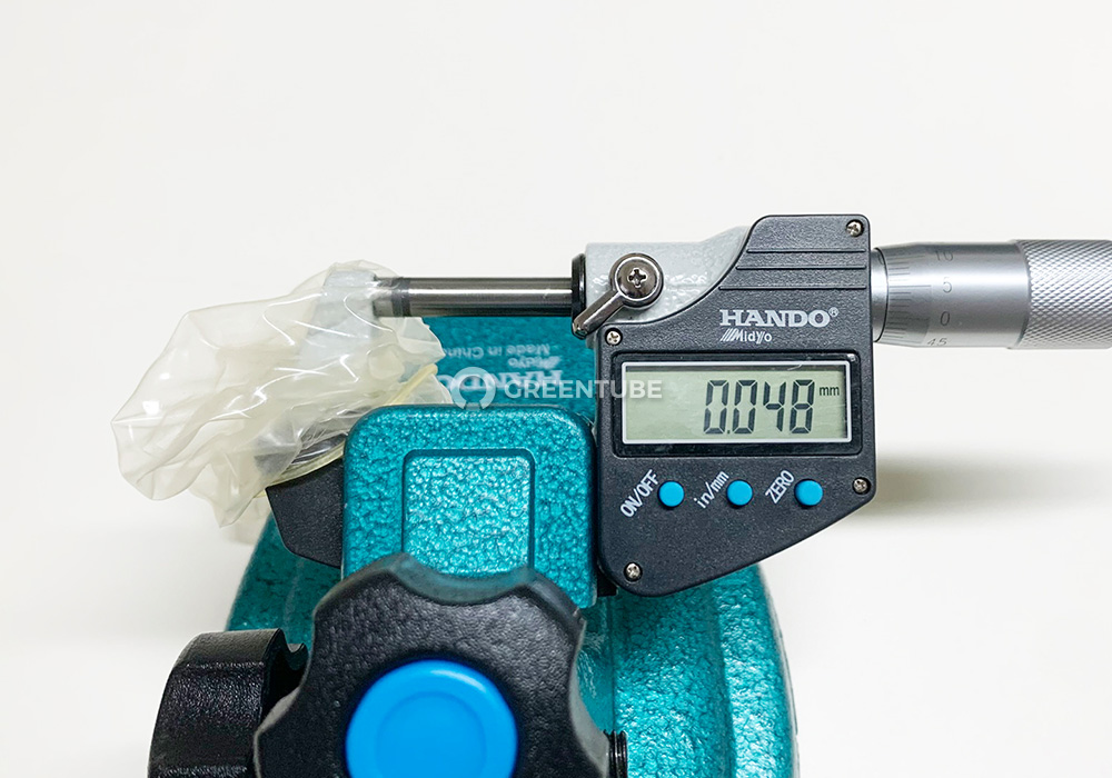 레드컨테이너 세이프 울트라씬 도티 콘돔 두께 측정